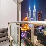 Legasi Kgbharu Ps4 Klcc View Next To Klcc & Train